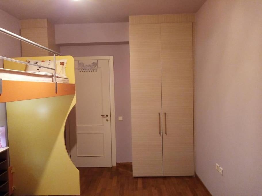 τεσσαρι στον ναυτικο ομιλο χiου Apartment *
